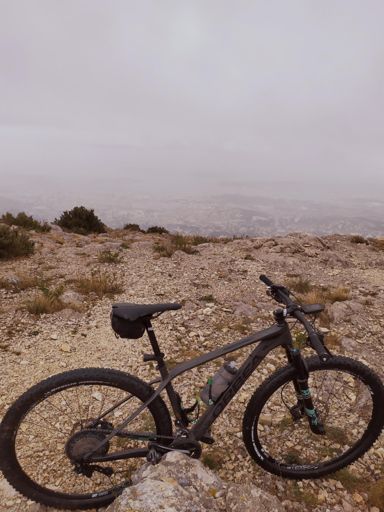 Où est Charlie "de Gaulle" dans la rade ?