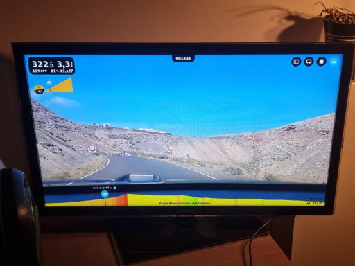 Der Blick bei der Auffahrt nach Femes, der einem in der Realität leider verwehrt bleibt, da die Strecke für Radfahrer gesperrt ist. :/