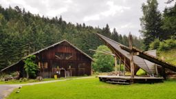 Du Val au lac de la Maix