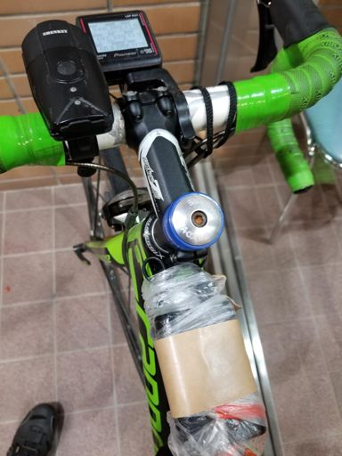 サイコンを充電しながら(ログとりたいマン)