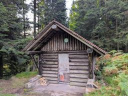 Les deux donons depuis la maison