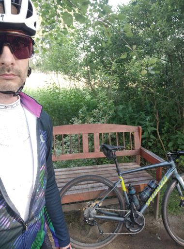 Should've worn a long-sleeve base layer under that thermal jersey... 😩