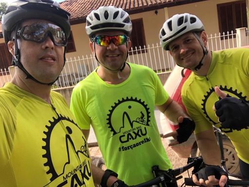 Meu amigo/irmão Orelha (retornando ao pedal) Eu é meu parceiro das antigas Biliu (comemorando o seu aniversário). Dia top dos top hoje.