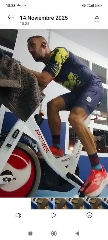 BICI ESTÁTICA 75'
1/2