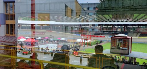 Velodrom.
Wegen eines Wettkampfes kam ich leider nicht rein.
