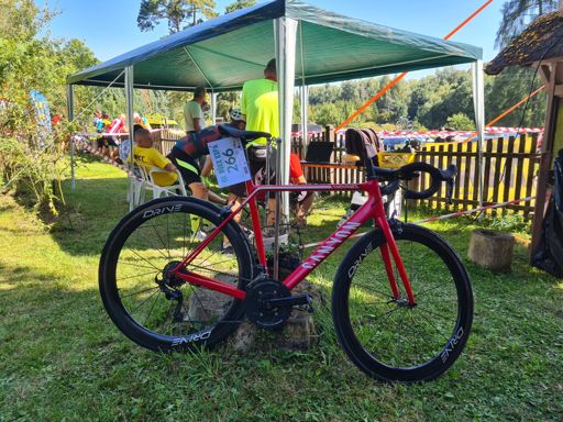 Legnagyobb rajtszám evör, viszont legalább nem kellett összetűzni a mezt!