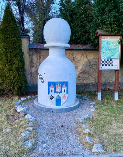 Pinčl v Litni má i vlastní výběh 🙃