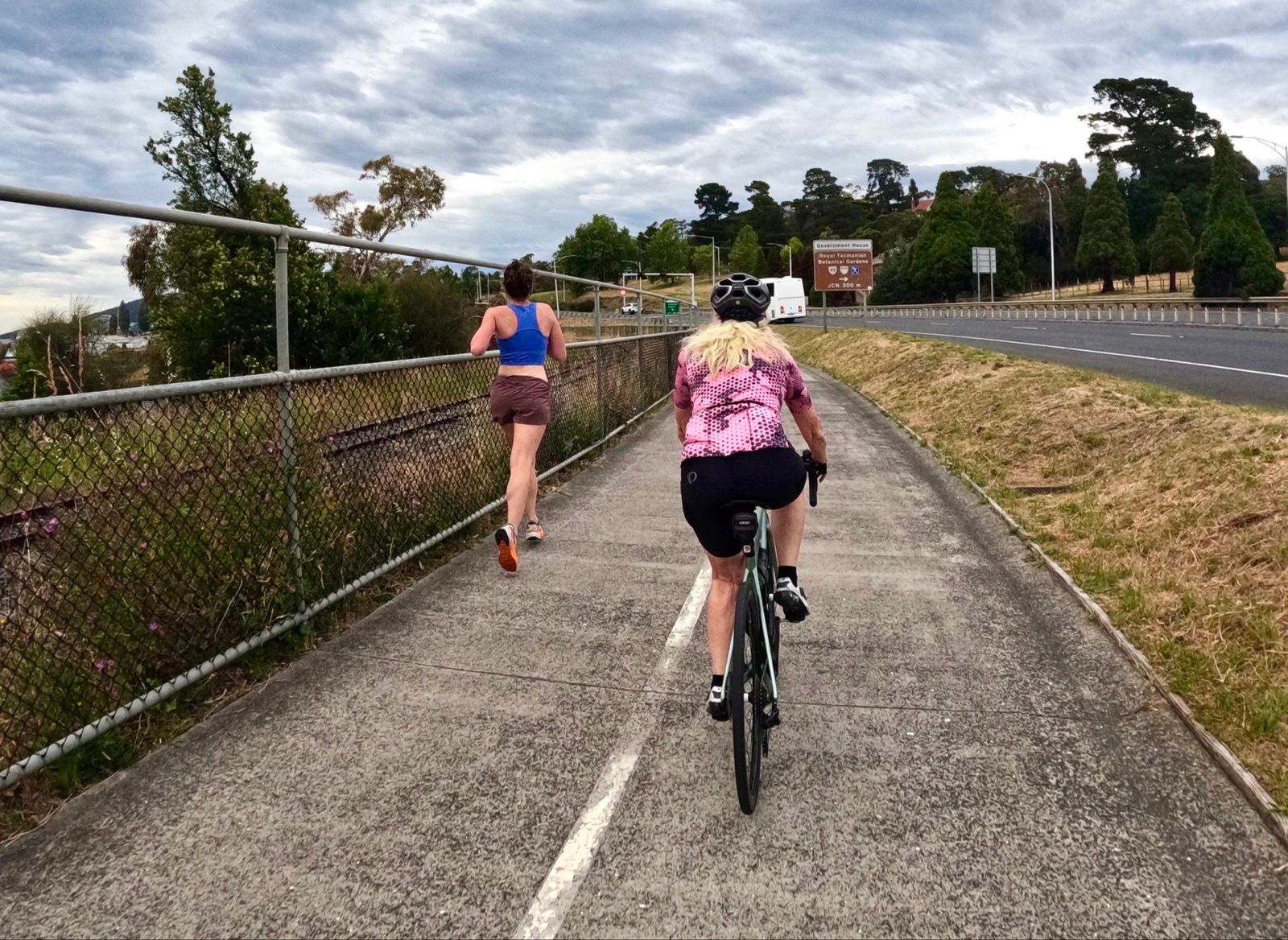 Striding on the left; spinning on the right