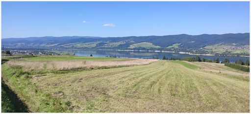 Widok z Falsztyna na Jezioro Czorsztyńskie