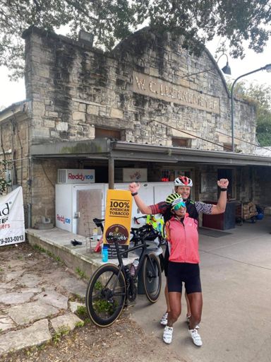 Those suppose to be extension of my arms 💪🏽 🤦🏽‍♀️  bad angle 🤷🏽‍♀️