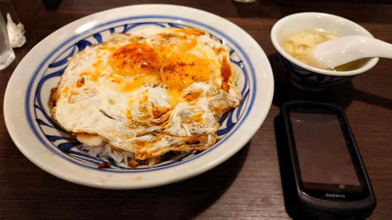 お目当てのご当地B級グルメ、焼豚玉子飯😋