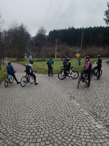 Jak se lidově říká, nejdřív práce ..........