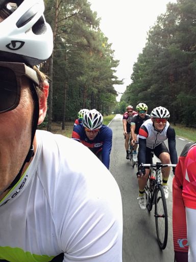 Ktoś tu się bawi ;) a ktoś umiera :P