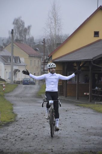 Vítěz třetího měřeného tréninku, Slavík Matěj. Hodina jízdy na blátivé trati a nemá skoro žádné bláto ani na tretrách 🤔😊