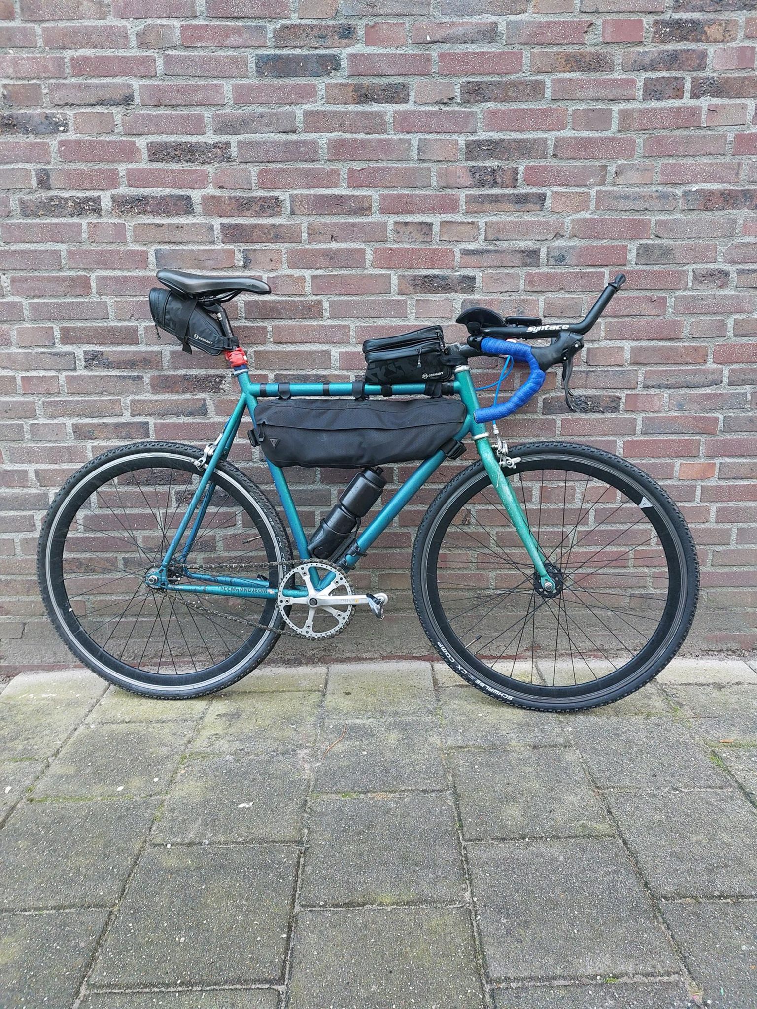 M'n stalen lieveling eem goed in beeld met 30mm gravelbandjes.