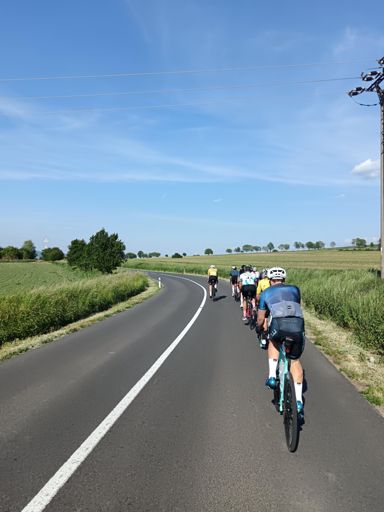 Hezký vláček, ze kterého se postupně odpojovali vagonky. 