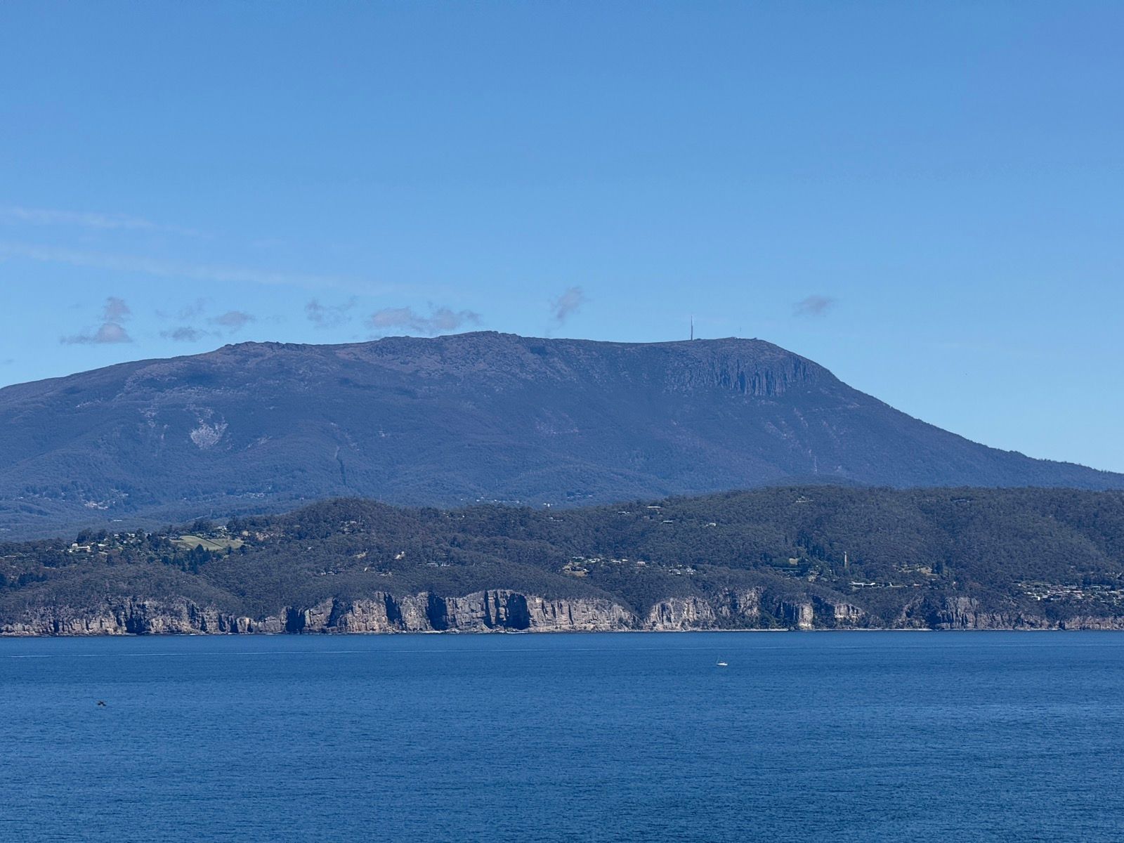 kunanyi's magnificence; the Allum Cliffs in the foreground