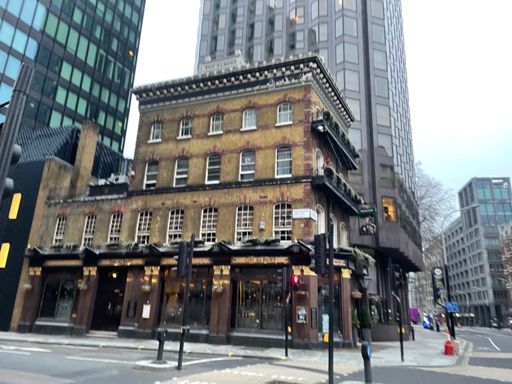 The Albert on Victoria Street