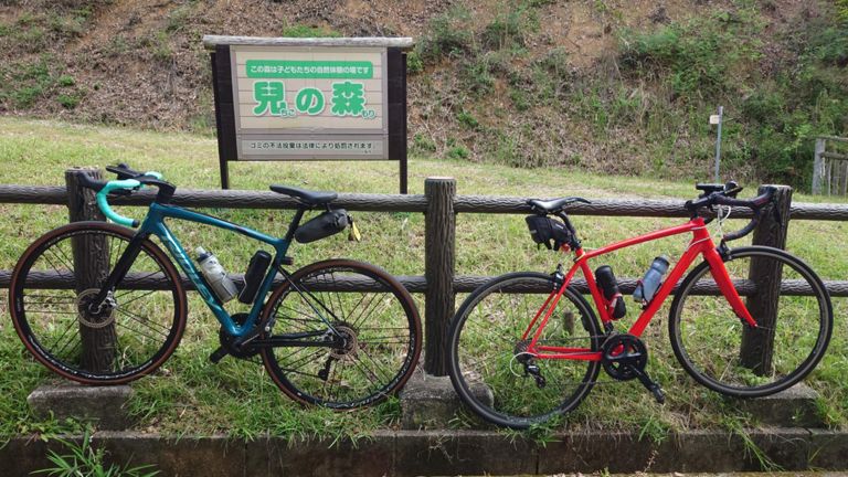 まずは兒の森へ。こうやって見ると、クリスマスカラーの組み合わせ🤣