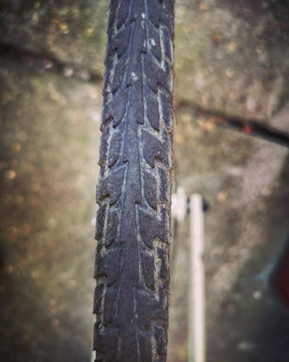 Ilyen volt még év elején a gumi mintája.