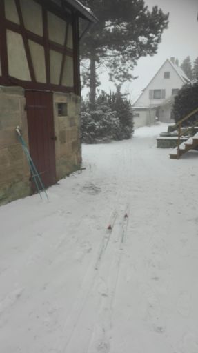 Loipe direkt ans Haus gelegt 😁