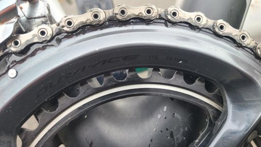 これを更に大きくするかが最大の悩み。チェーン汚いのは目を瞑って下さい(笑)