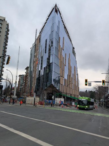 Had to run a quick errand downtown, this building is new to me...!!