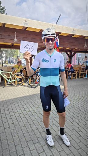 Kua při prezentaci zjišťuju, že Přemovi, našemu největšímu želízku v ohni, chybí čip 😊 ....... který se posléze podařilo najít 😊