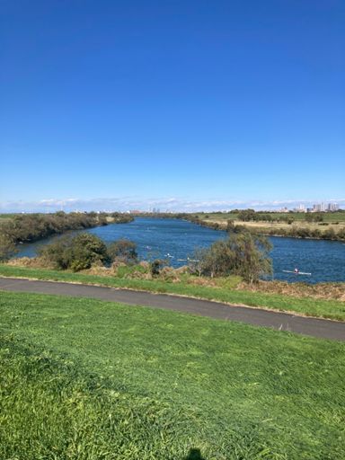 朝霞水門あたりでカヌー乗りがいっぱいいた👀
