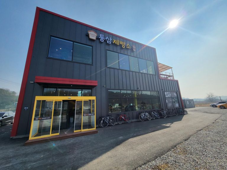 Strava에서 [팀동용오] 요.님이 2022년 2월 9일에 수행한 32.0km 라이딩 활동 Zwift - 4wk FTP Booster Week 2 Day 6 - Tempo with... 