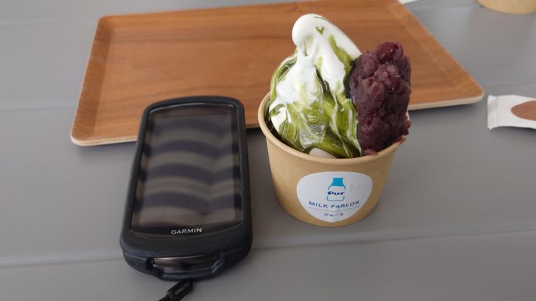 ソフトの隠し味にマスカルポーネが使われているとのことなので、純粋にソフトのみで味わうか悩んだ末、抹茶あずきを注文♪甘×甘じゃないところが👍で美味しいソフトでした。犬山方面行ったらまた行こっと。