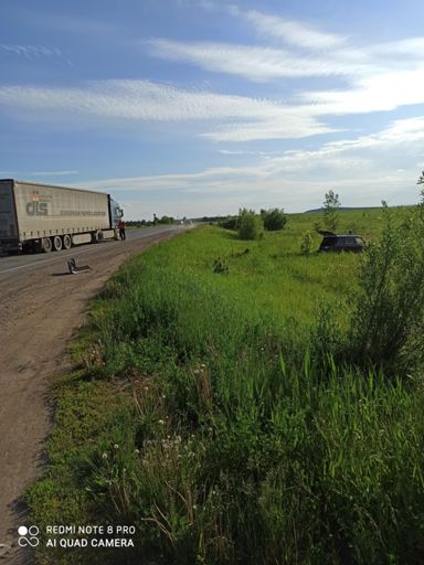 Видел как фура затолкала четверку в поля