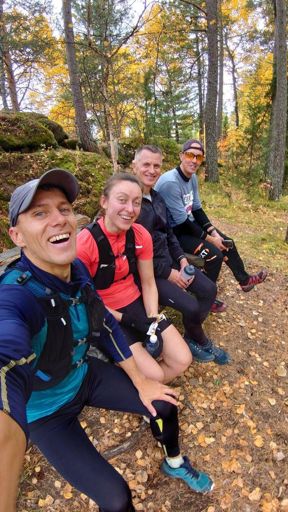 А вид шальной у всех, так как в пути уже часов 6 и до финиша уже недалеко🥳 км 8🤭😂😂😂 у 4го)