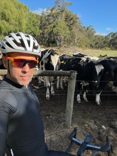 Wearing black and white, on a black and white bike, felt compelled to snap a twinning photo. Btw, this cow was HUGE! So tall.