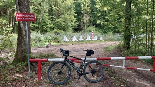 Granica z ruskimi gdzieś w środku Puszczy Rominckiej