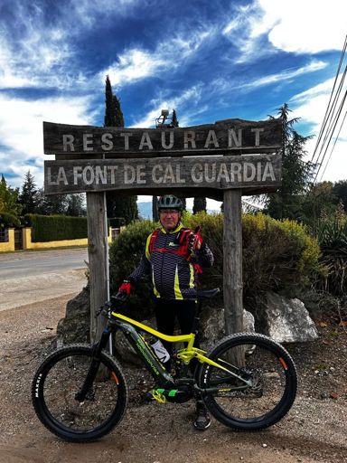 Chaparrito en cal GUARDIA 💂 en las faldas del MONTSENY.