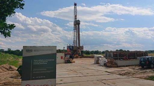 Otwór badawczy złoża rud miedzi w Serbach wykonywany przez PeBeKę na zlecenie KGHM