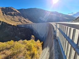 Tour du lac de moiry depuis grimentz, retour par la corne de sorebois