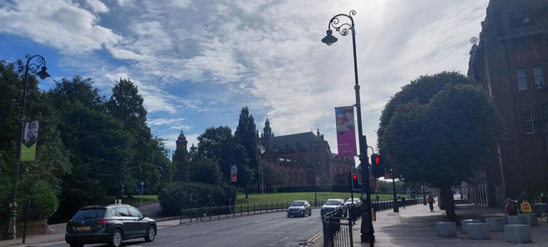 1901 Kelvingrove Art Gallery and Museum.  Kelvin Hall is on the right.   https://en.wikipedia.org/wiki/Kelvingrove_Art_Gallery_and_Museum