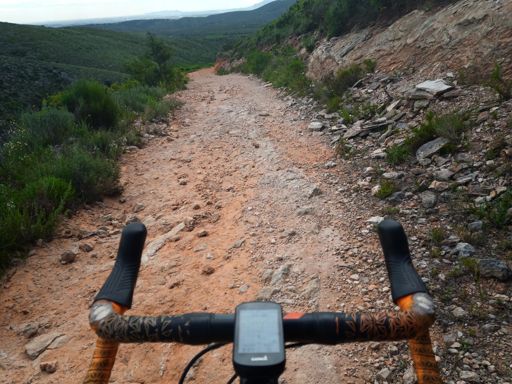 Dando la vuelta en el camino de la Colaita, no apto para gravel a partir de este punto.