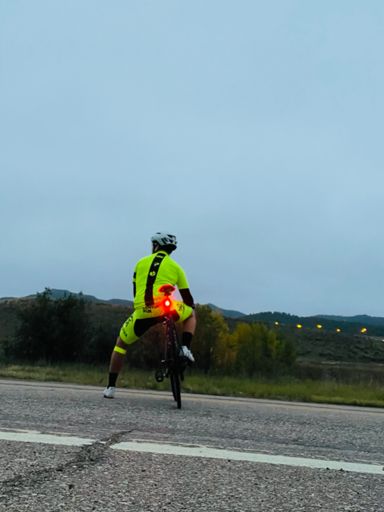 High vis kit because I love late evening rides (bad picture because my priority is the ride, not the pics, and I'm bad at taking pictures)