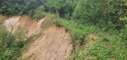 20년이 넘은거 같다.이곳의 도로가 연결되면 좋겠다고 생각 했던게. 
왜 못하는지, 혹은 하지 않는지에 대한 수 많은 문제는 생각조차 안하고....