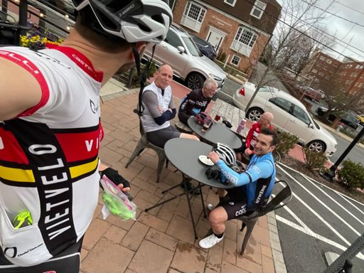 Hysong’s Angle #weird #awkward #michael #guyintheblueontheright