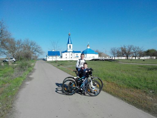 У монастыря