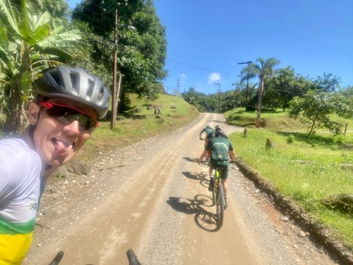 Só tentando chegar nos caras! 🥵