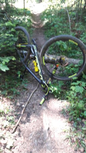 Position du velo apres mon vol plané par dessus...😆😓