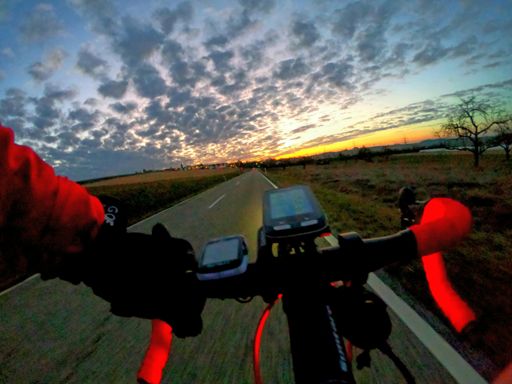 Und SU...  vor Nutstown