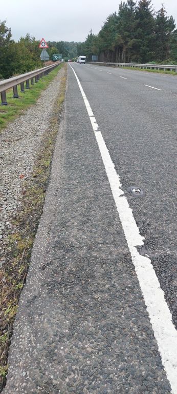 Narrowing cycle lane. hmm...