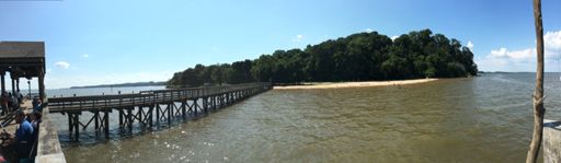 On the fishing pier at Freestone Point