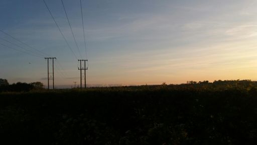 That is a cloud in the background... not a cliff